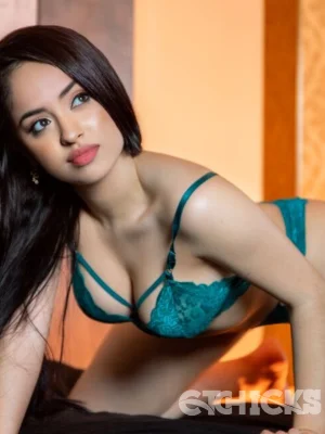 College call girl soofia with perfect body curves